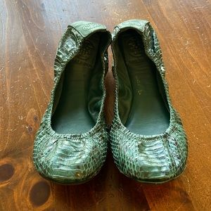 Green python Tory Burch Flats